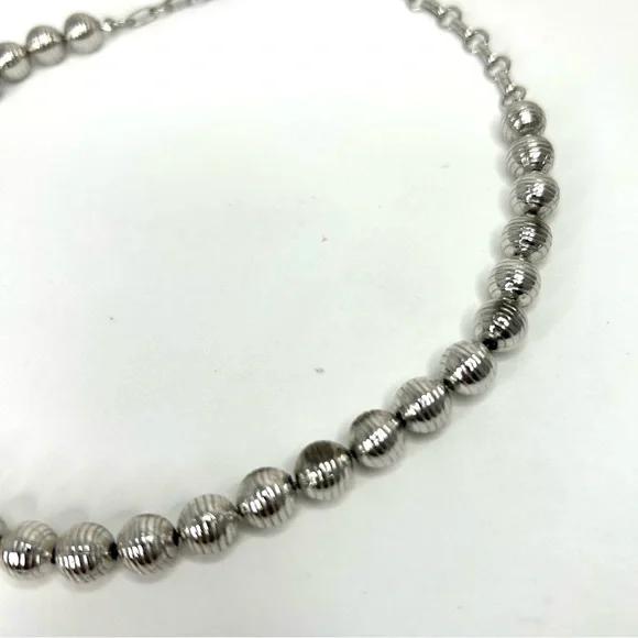 Vintage Coro Silver Tone Metal Ball Beaded Necklace - Picture 8 of 9